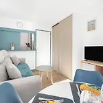 Avec Piscine, Balcon Prive A 5 Min Apartmán *