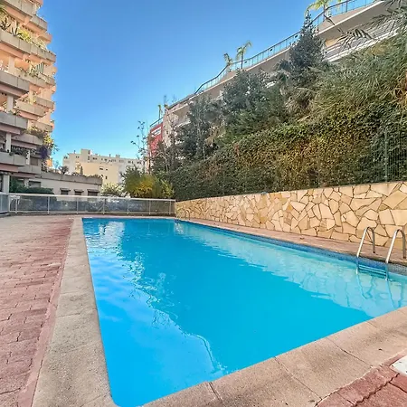 Avec Piscine, Balcon Privé à 5 Min Roccabruna