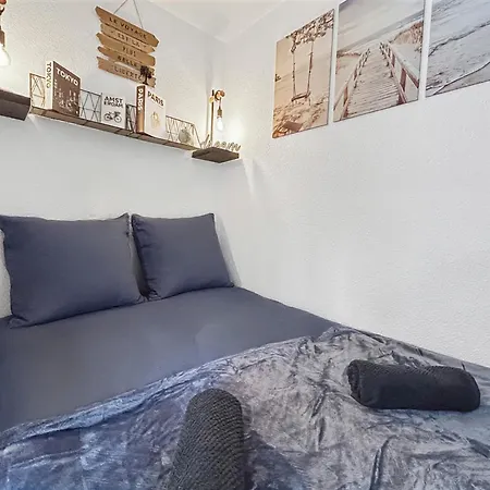 Avec Piscine, Balcon Privé à 5 Min