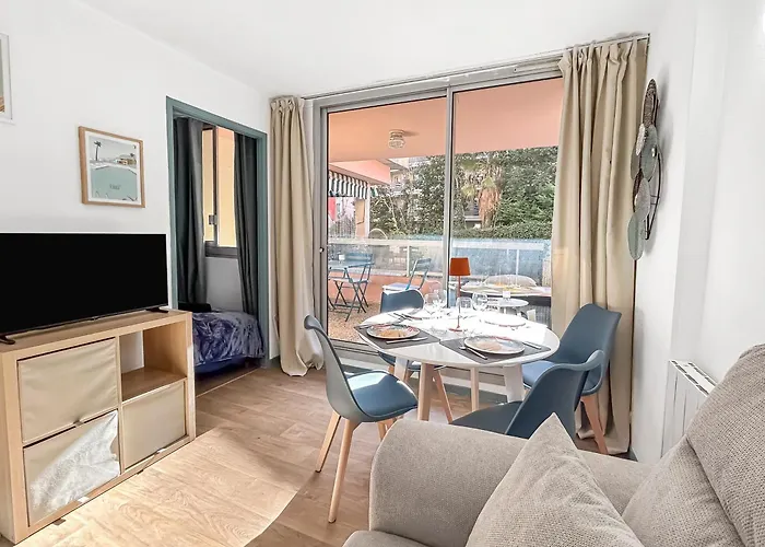 Avec Piscine, Balcon Prive A 5 Min アパート