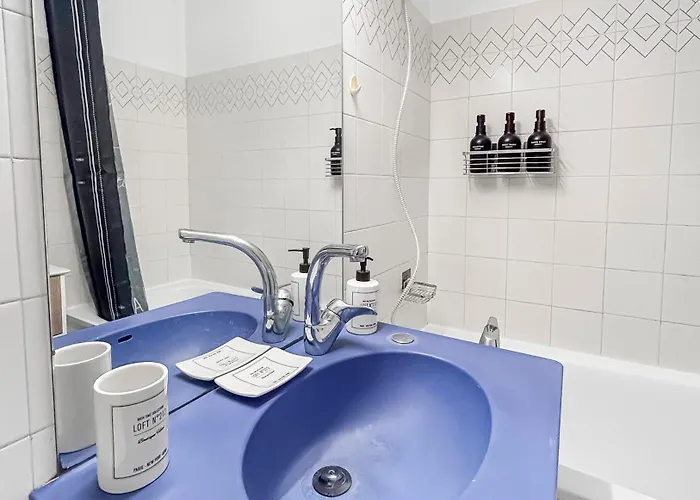 Avec Piscine, Balcon Prive A 5 Min ロクブリュヌ＝カップ＝マルタン